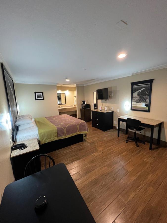 Super 8 By Wyndham Mcallen-Downtown-Airport-La Plaza Mall Motel Екстериор снимка