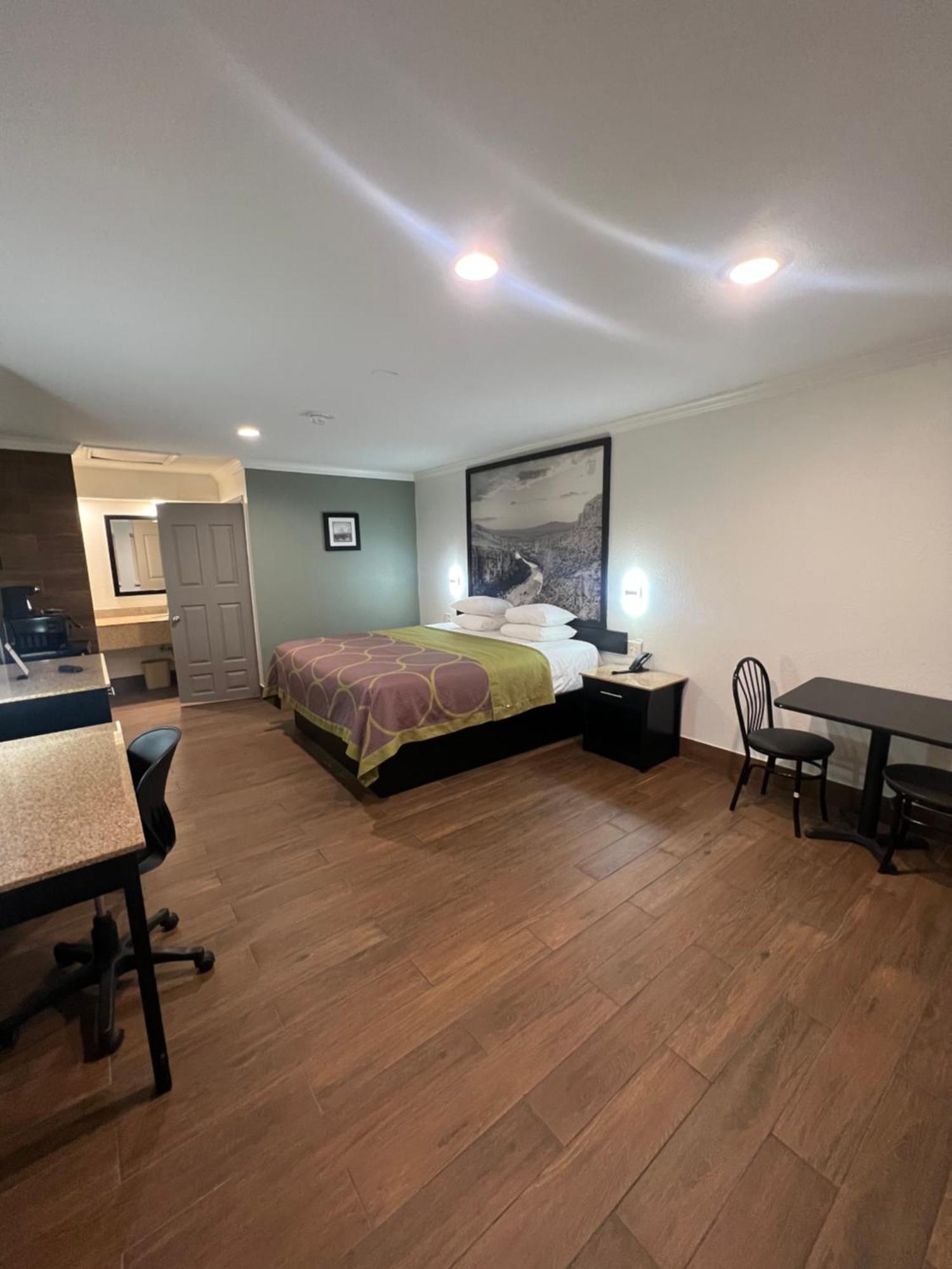 Super 8 By Wyndham Mcallen-Downtown-Airport-La Plaza Mall Motel Екстериор снимка