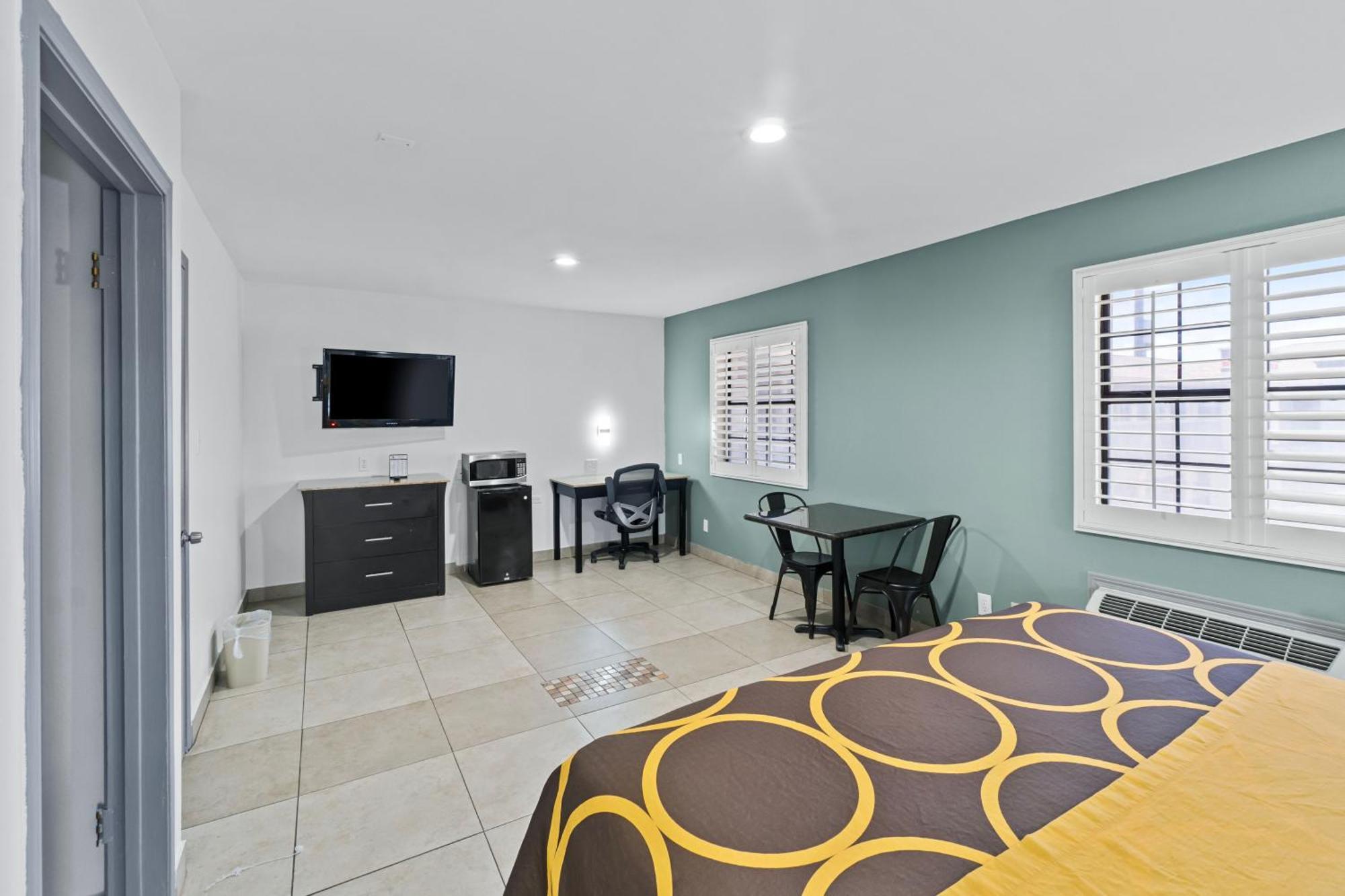 Super 8 By Wyndham Mcallen-Downtown-Airport-La Plaza Mall Motel Екстериор снимка